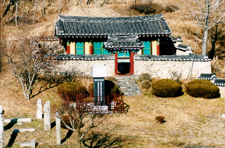 충현사전경