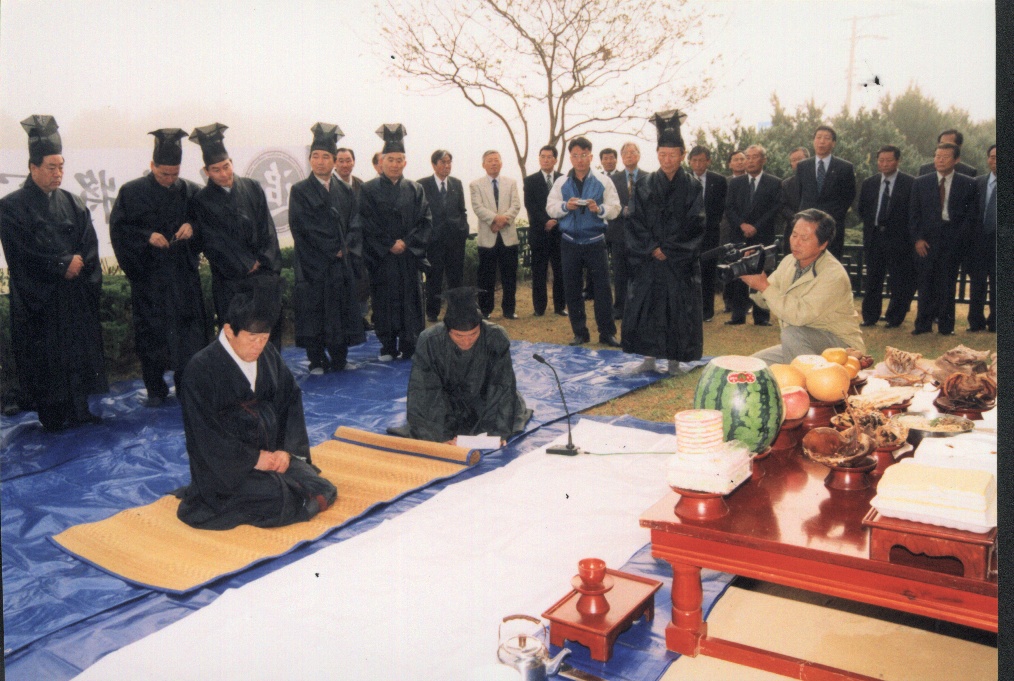 군보2추모제