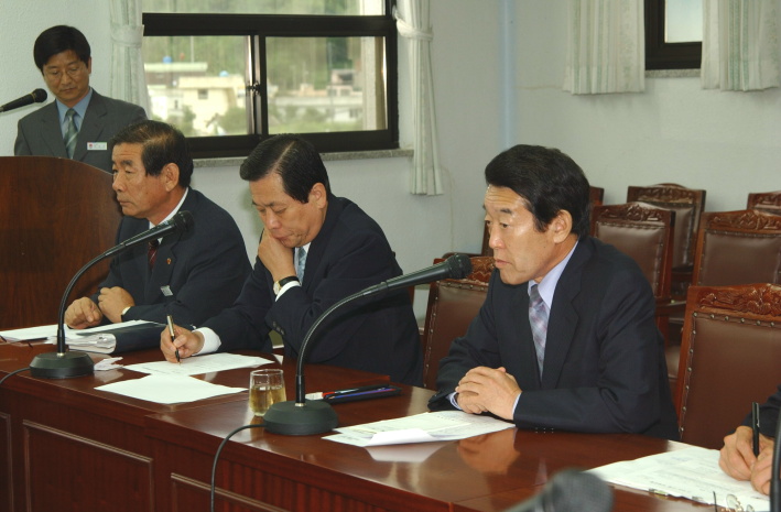 의원간담회군수인사