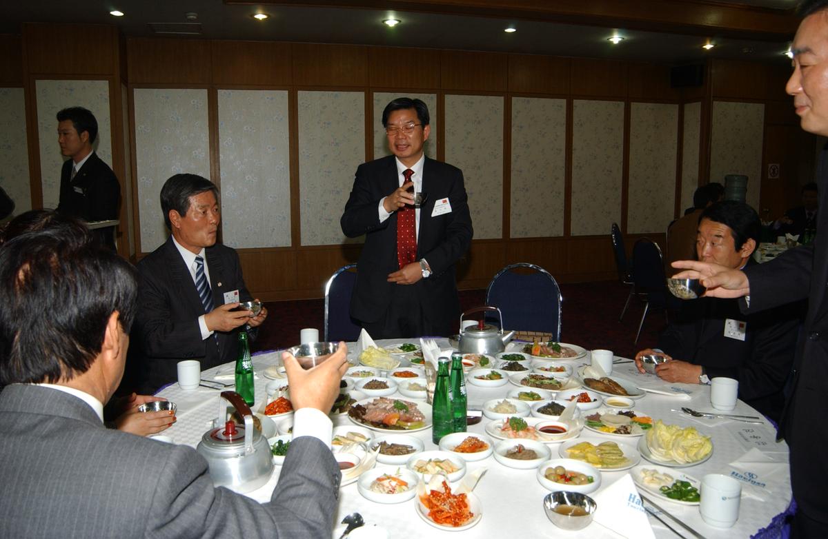 신창현 자매결연 해인사 만찬