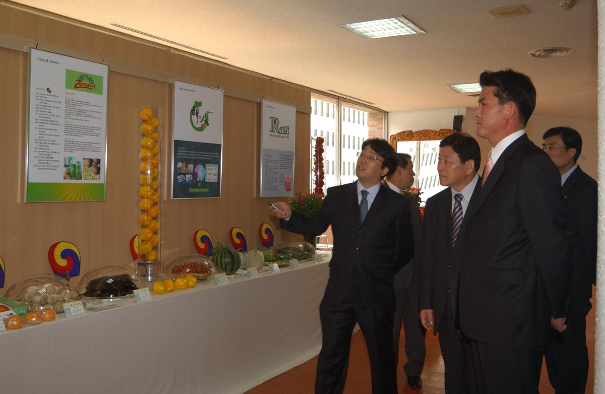 20050401 경남농수산물 수출탑시상-1