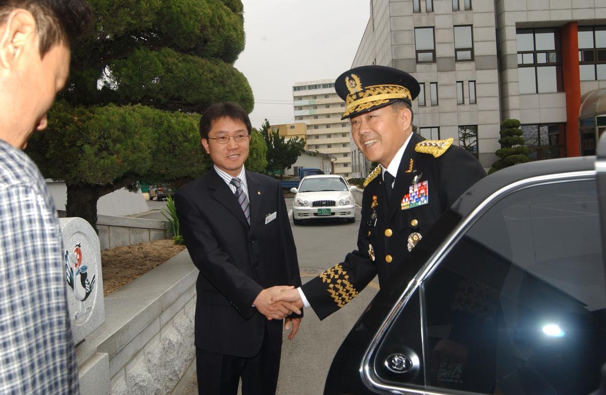 20050409 제2군사령관 환영-1