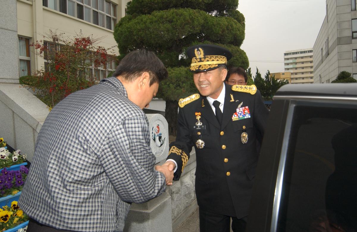 20050409 제2군사령관 환영-1