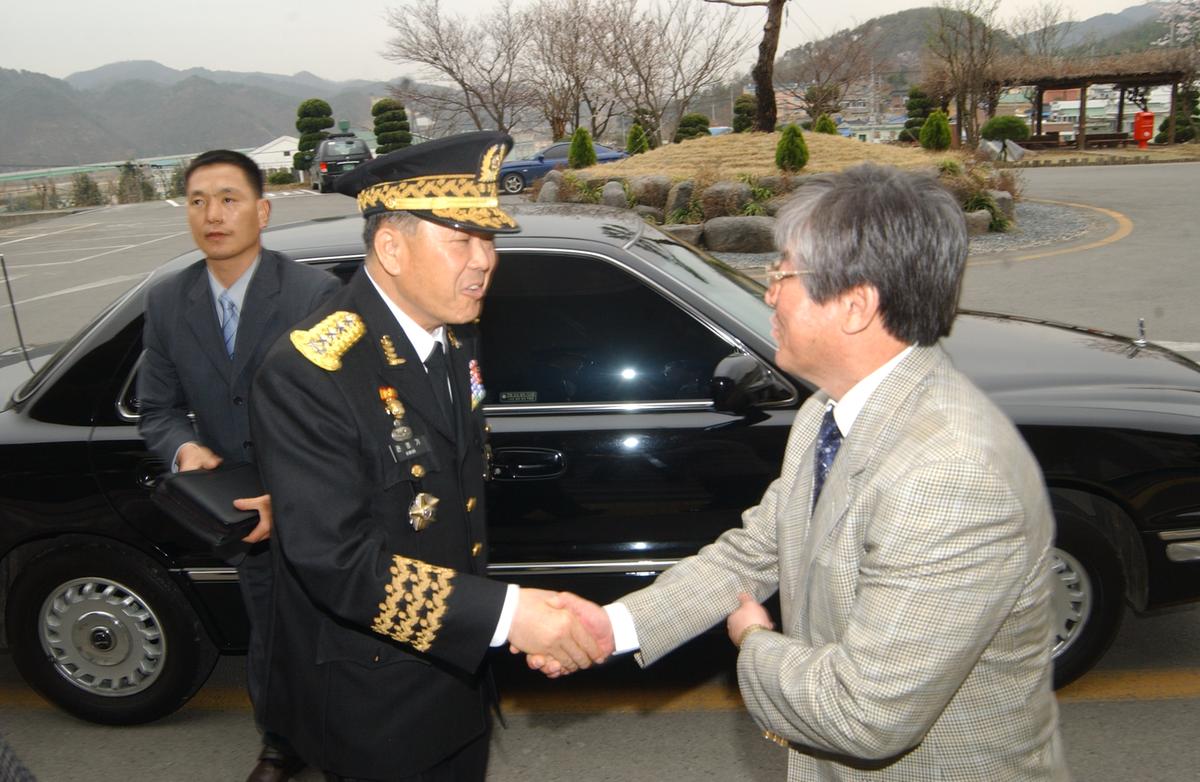 20050409 제2군사령관 환영-1