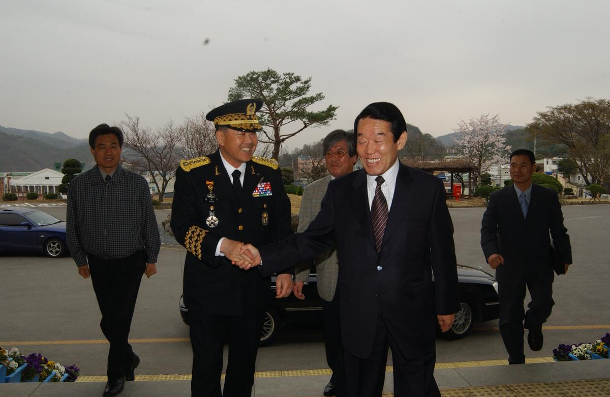 20050409 제2군사령관 환영-1