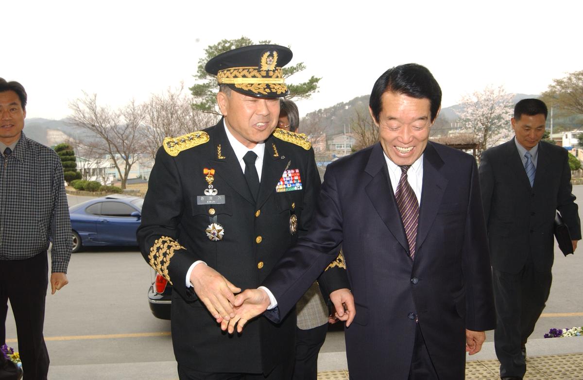 20050409 제2군사령관 환영-1