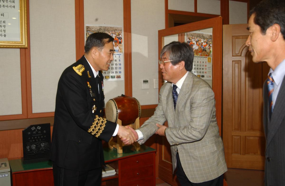 20050409 제2군사령관 환영-1