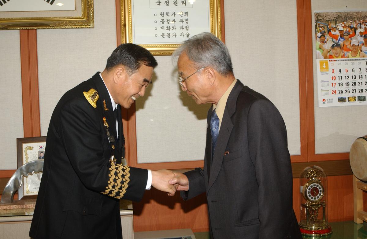 20050409 제2군사령관 환영-1