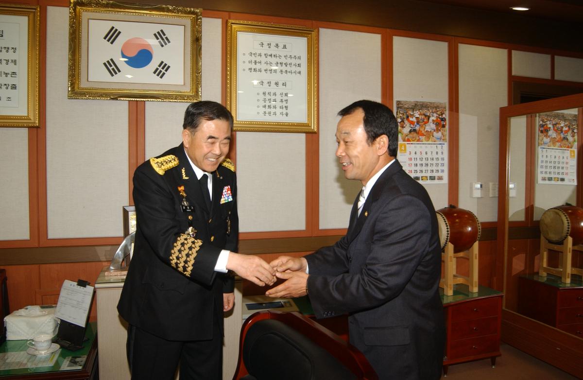 20050409 제2군사령관 환영-1