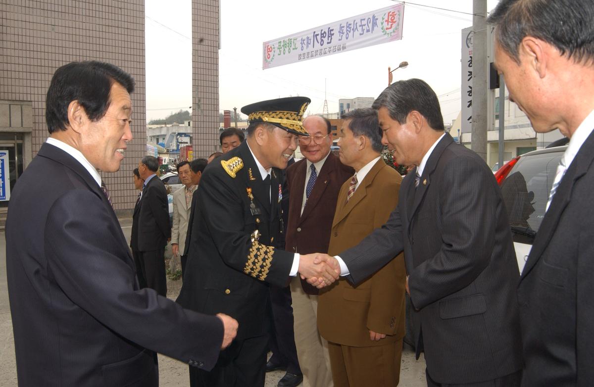 20050409 제2군사령관 환영-2