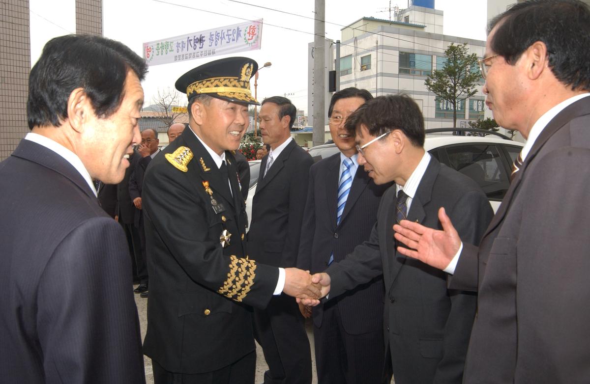 20050409 제2군사령관 환영-2