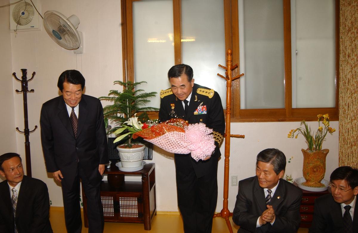 20050409 제2군사령관 환영-2