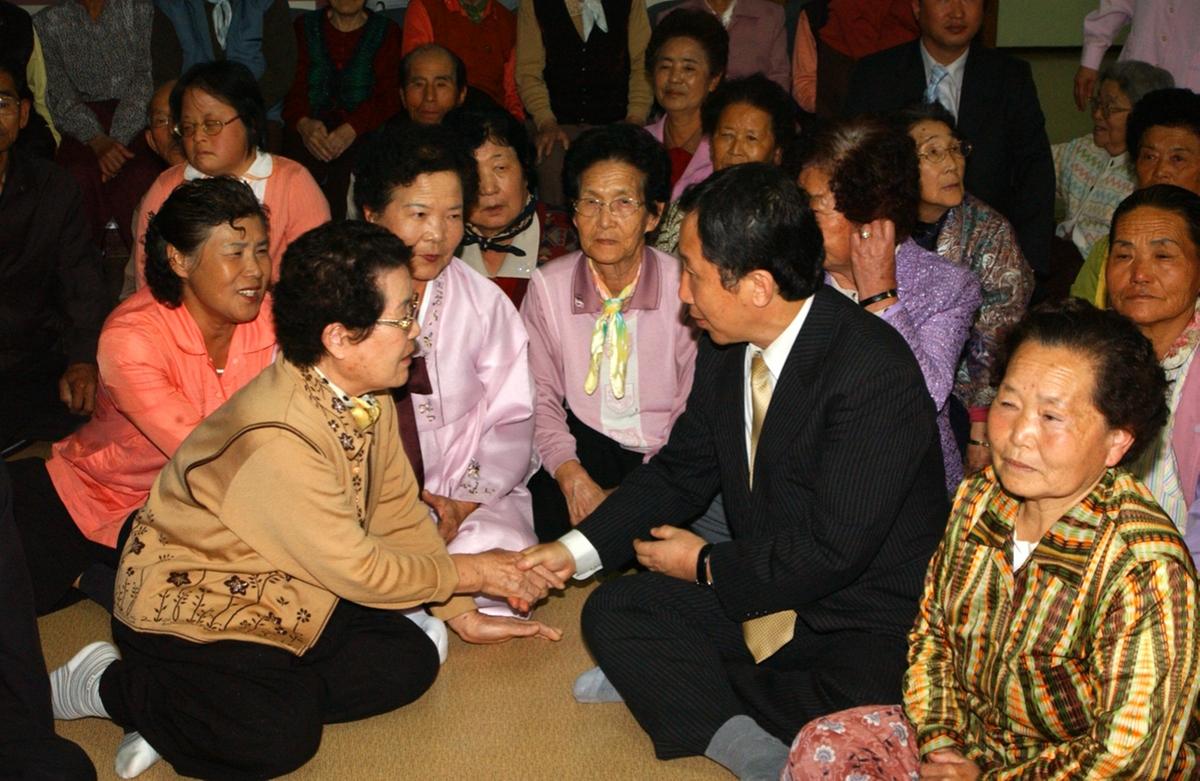 김근태원폭복지회관방문
