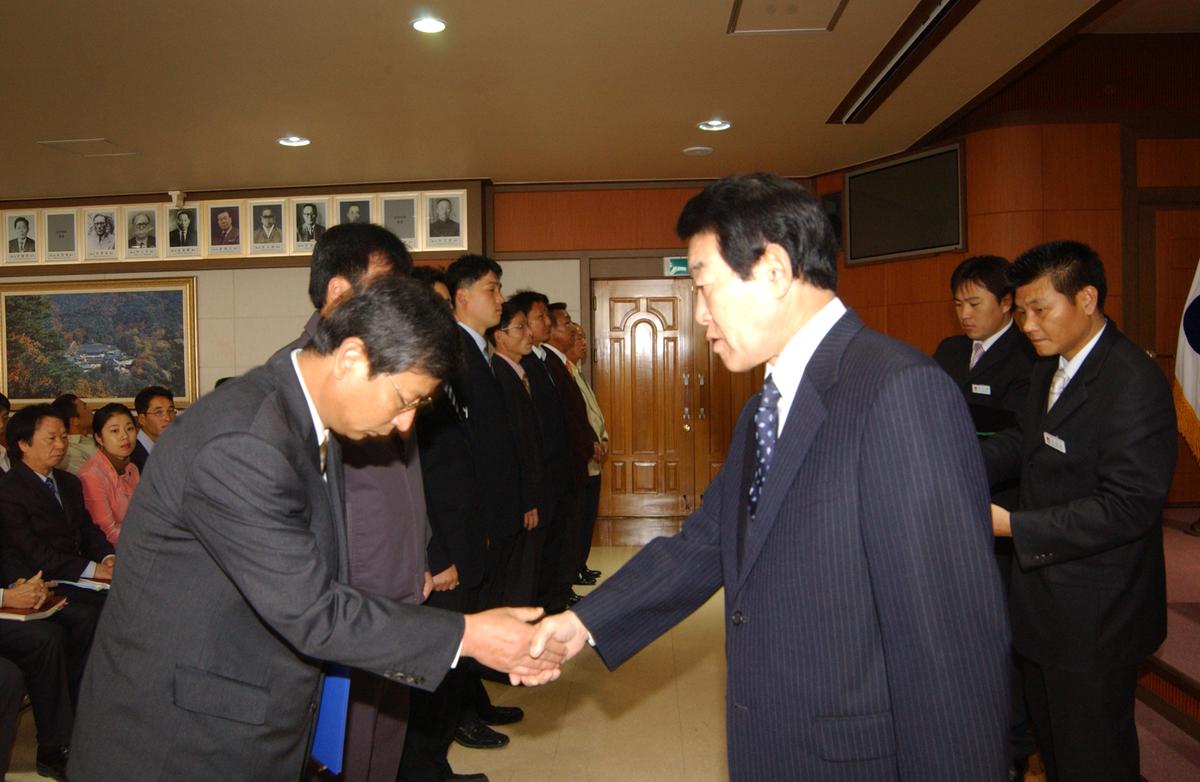 위원 위촉 및 창립총회