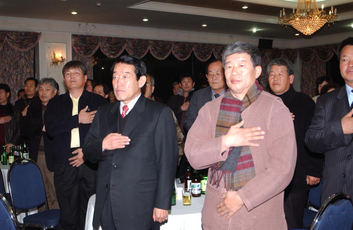 (사)대한양돈협희 합천지부 정기총회 및 송년회_국기에 대한 경례