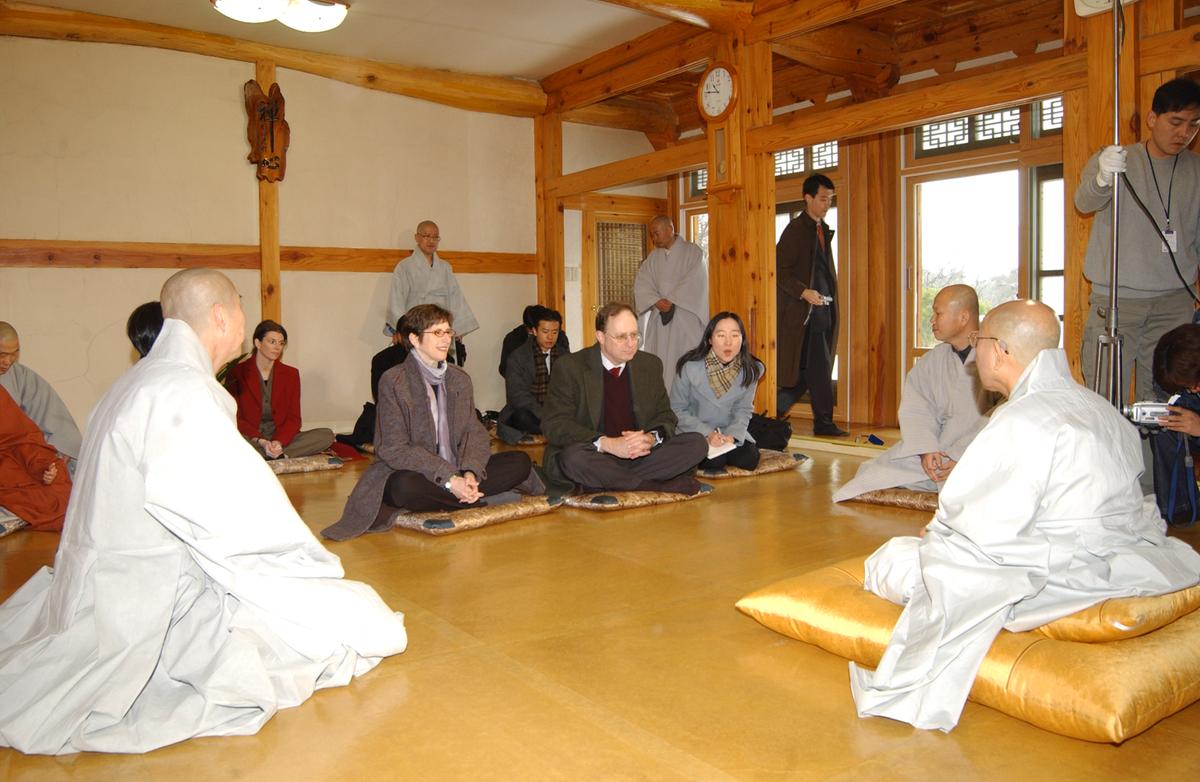 2006주미대사해인사방문-3