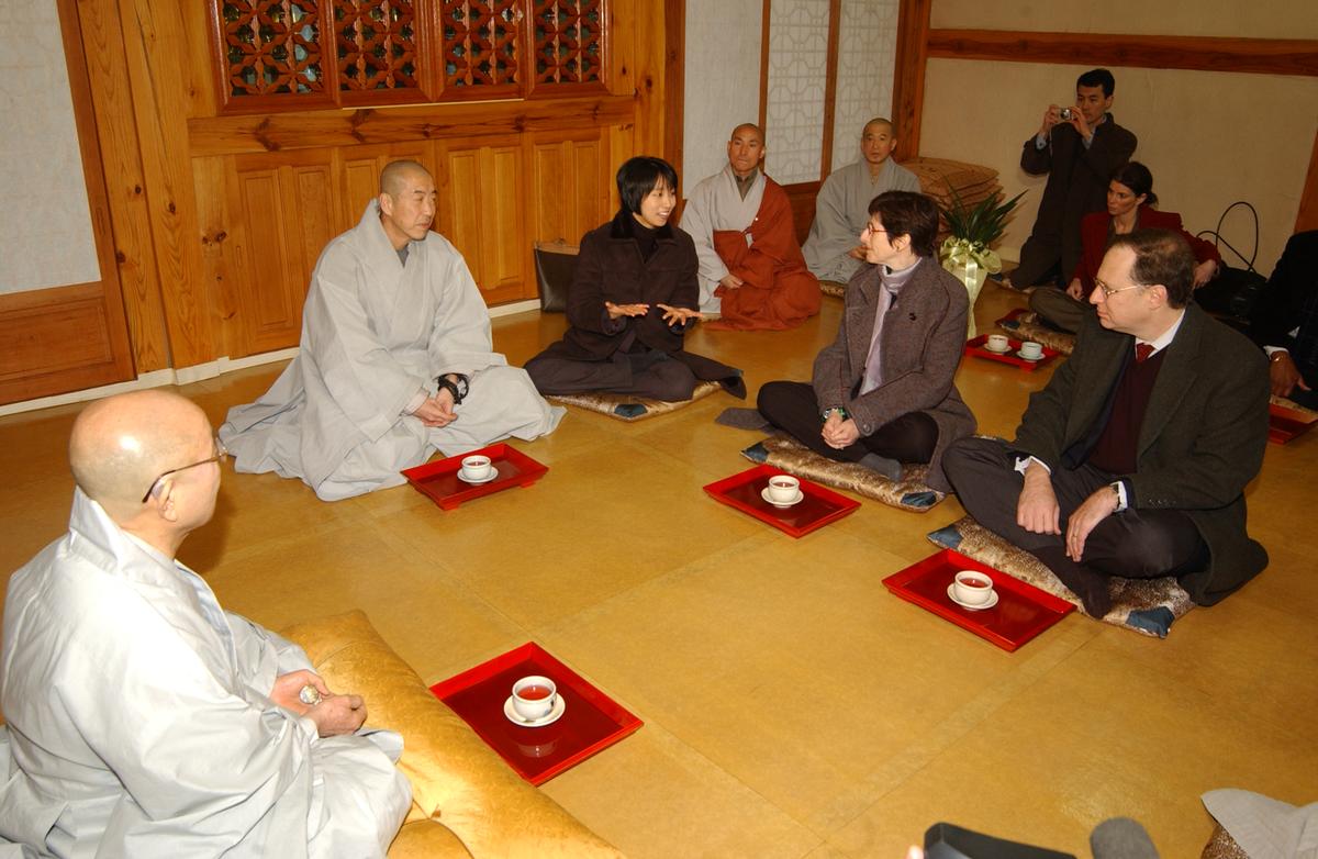 2006주미대사해인사방문-3