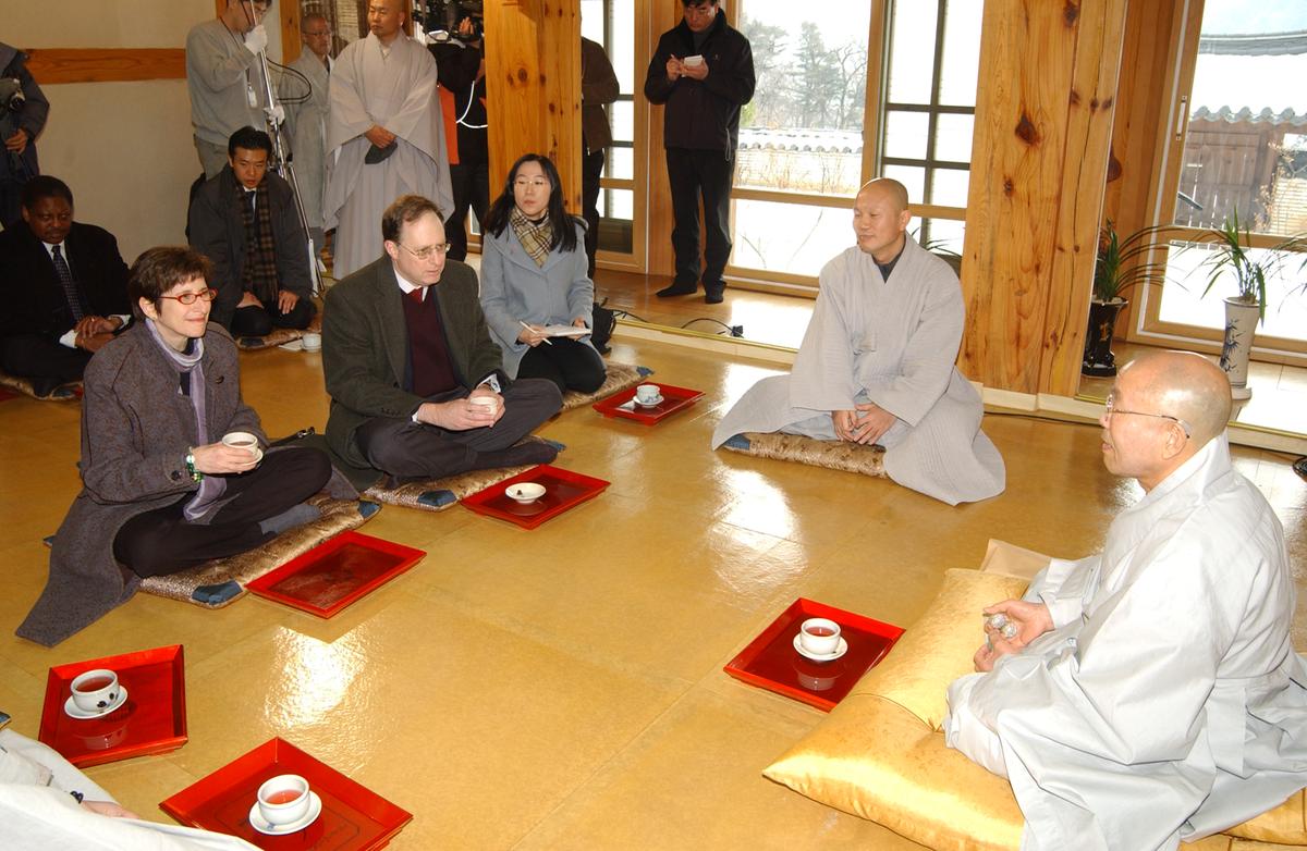 2006주미대사해인사방문-3