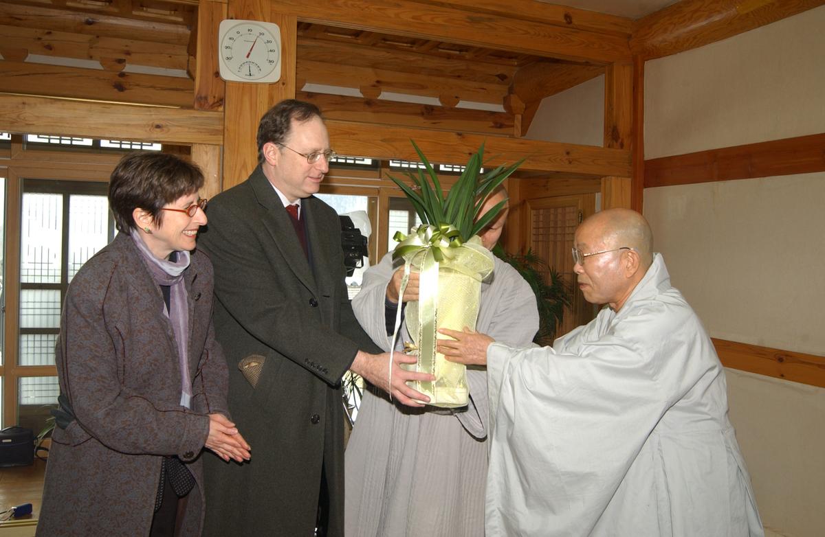 2006주미대사해인사방문-4