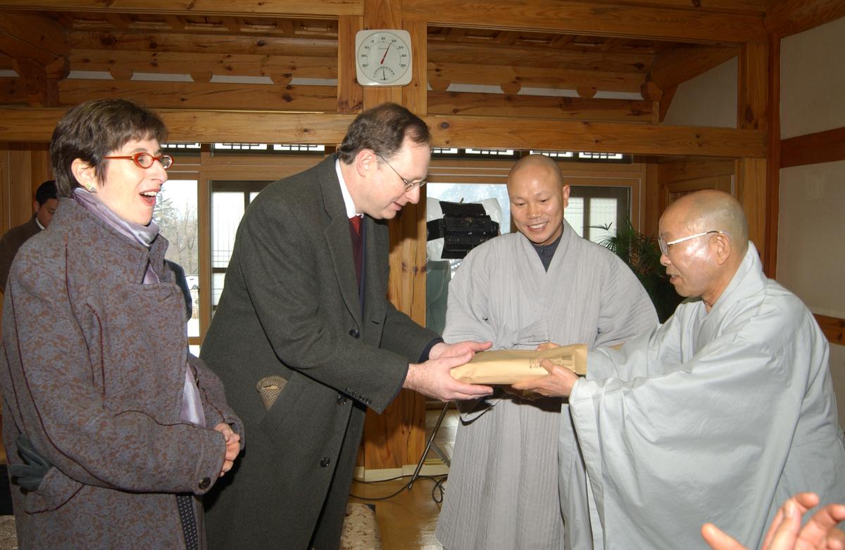 2006주미대사해인사방문-4