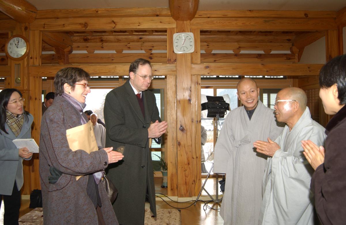 2006주미대사해인사방문-4