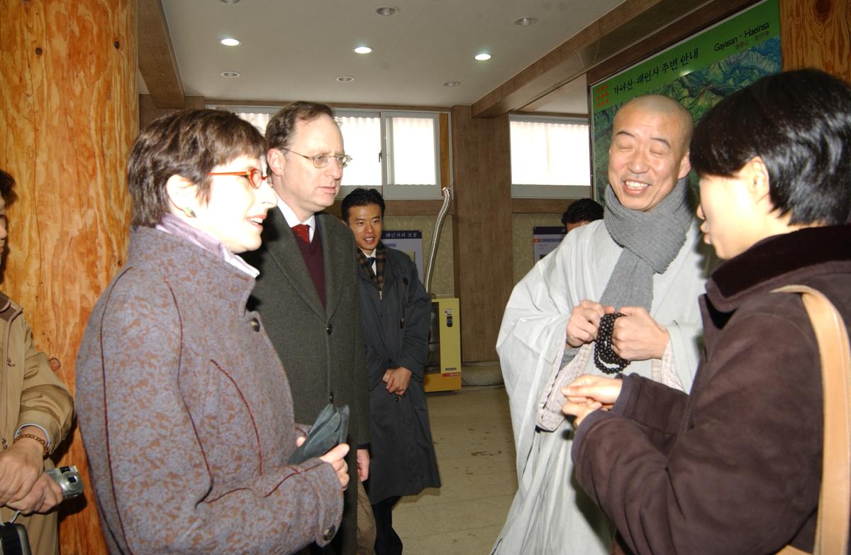 2006주미대사해인사방문-4