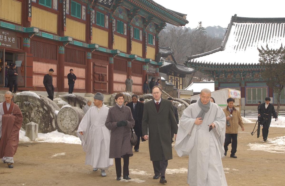 2006주미대사해인사방문-4