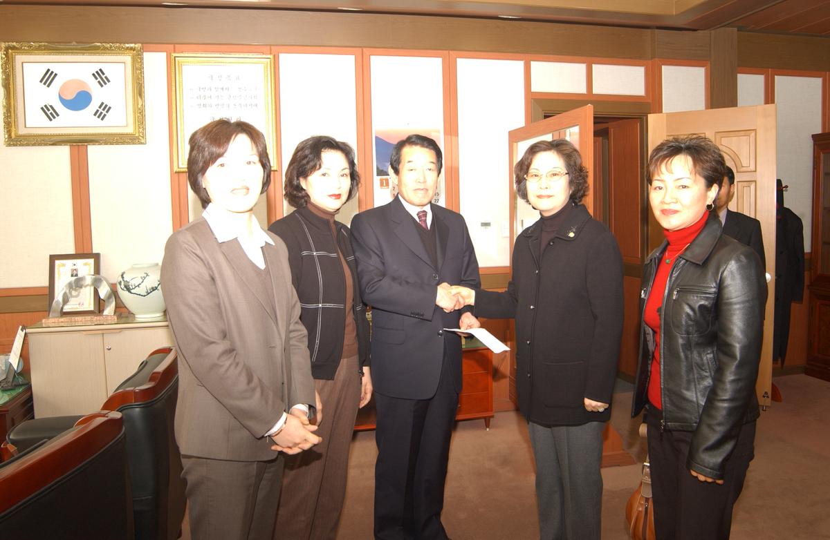 연호 로타리 성금전달