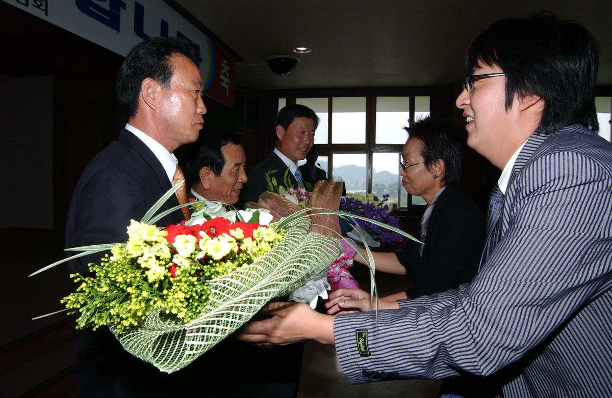 지방선거당선증전달