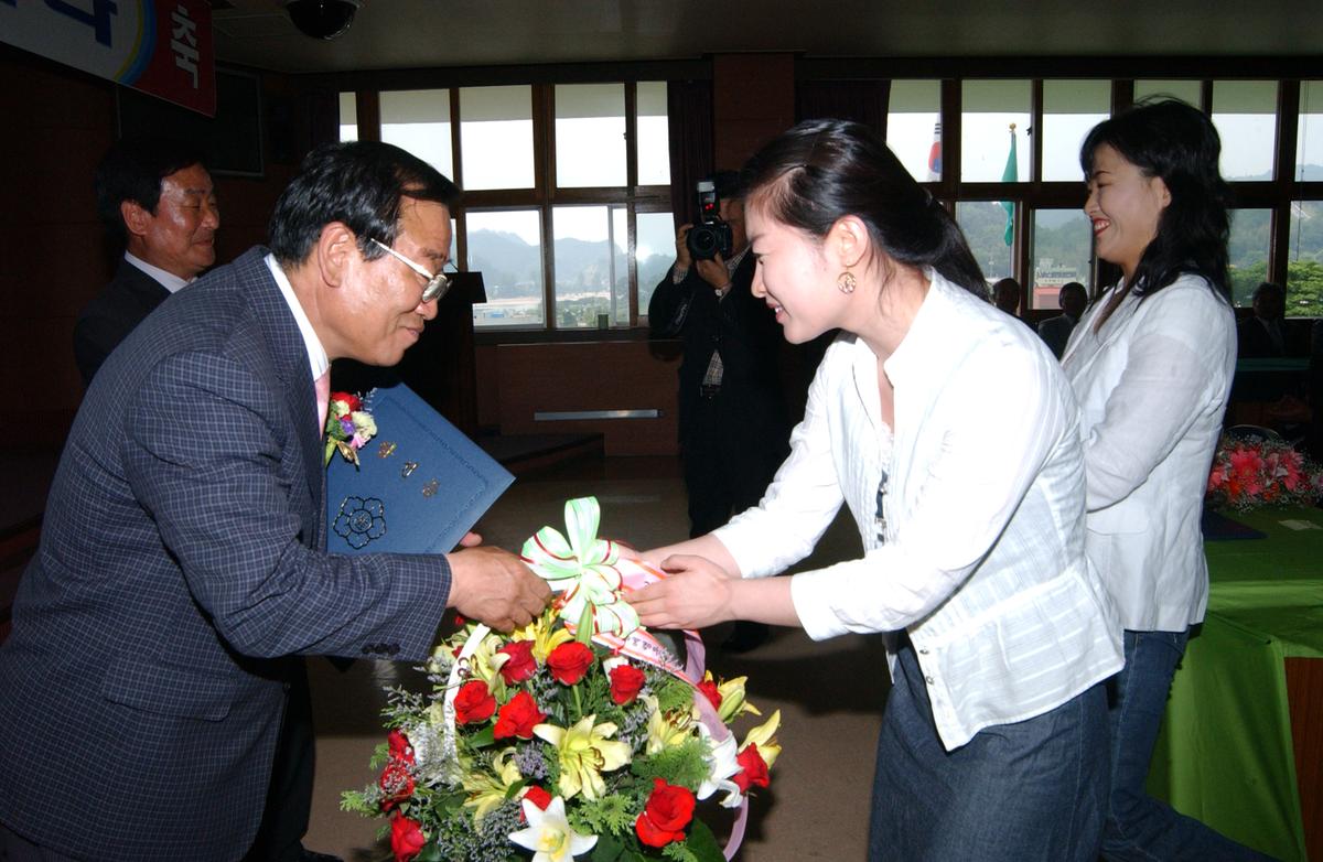 지방선거당선증전달
