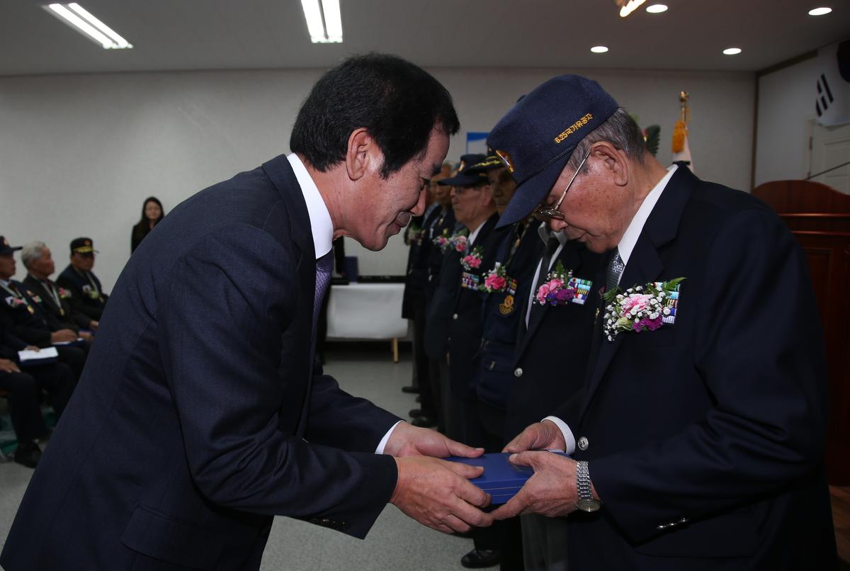 2013년 6.25 참전유공자 호국영웅기장 전수식