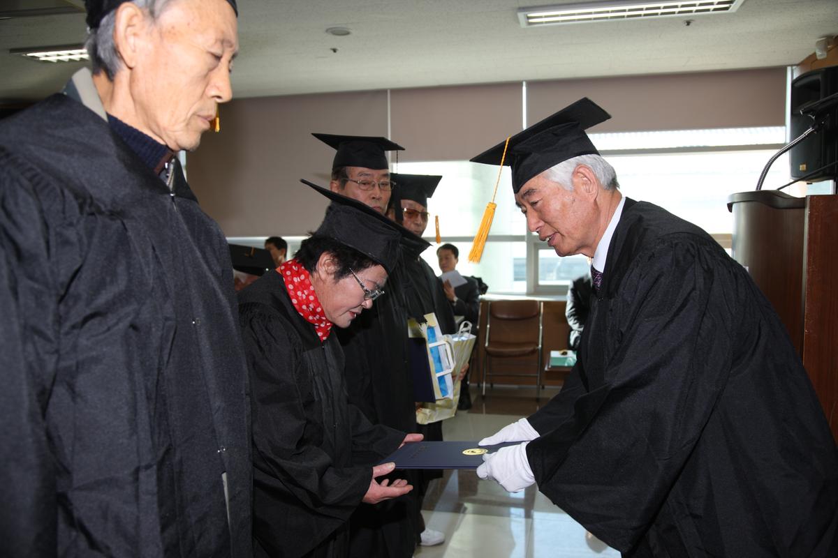 (사)대한노인회합천군지회 부설 노인대학 제6기 수료식