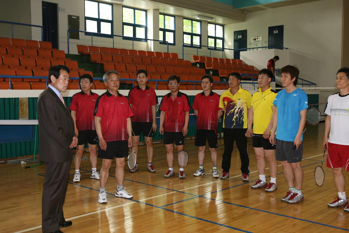 2007군수 체육관 방문