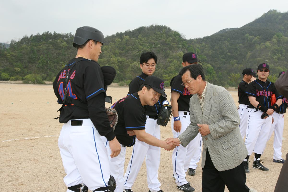 2007군수 체육관 방문