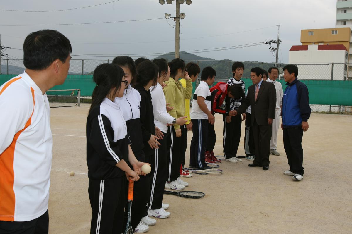 2007군수 체육관 방문