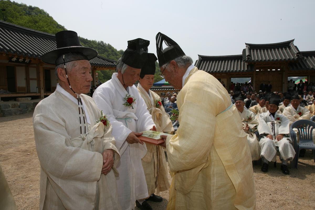 2007욤암서원준공식-3