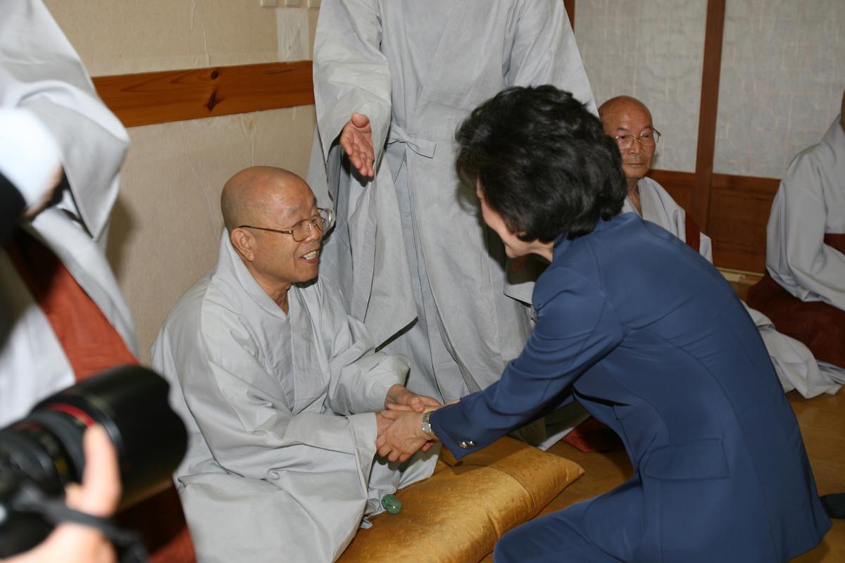 2007년 박근헤 팔만대장경 방문