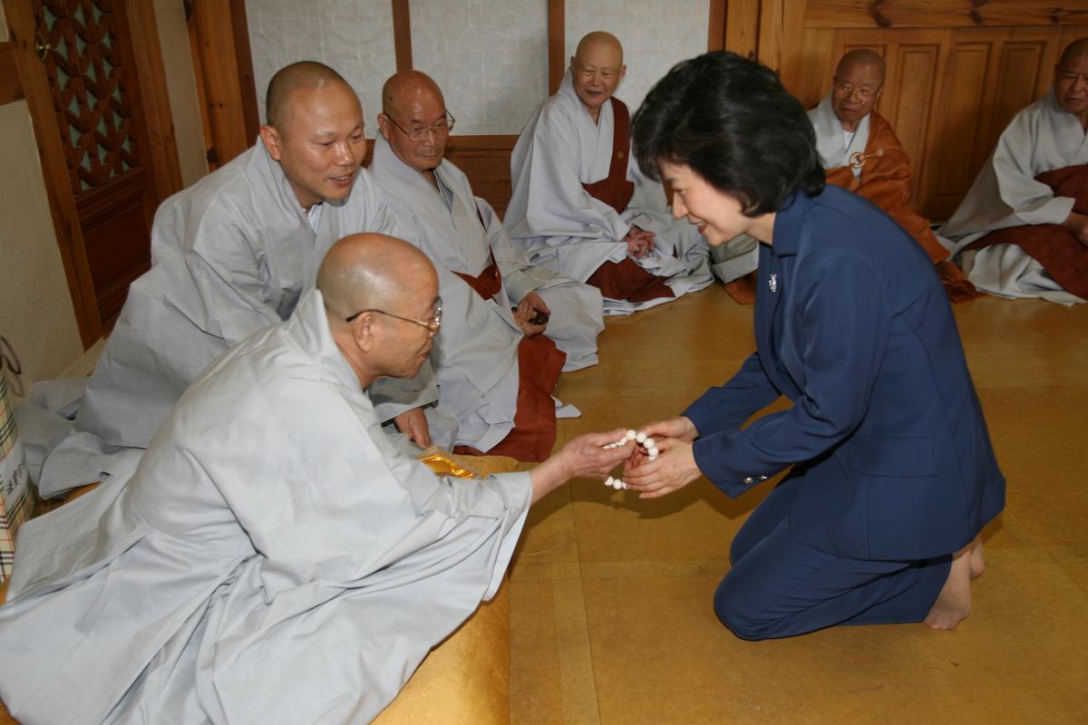 2007년 박근헤 팔만대장경 방문