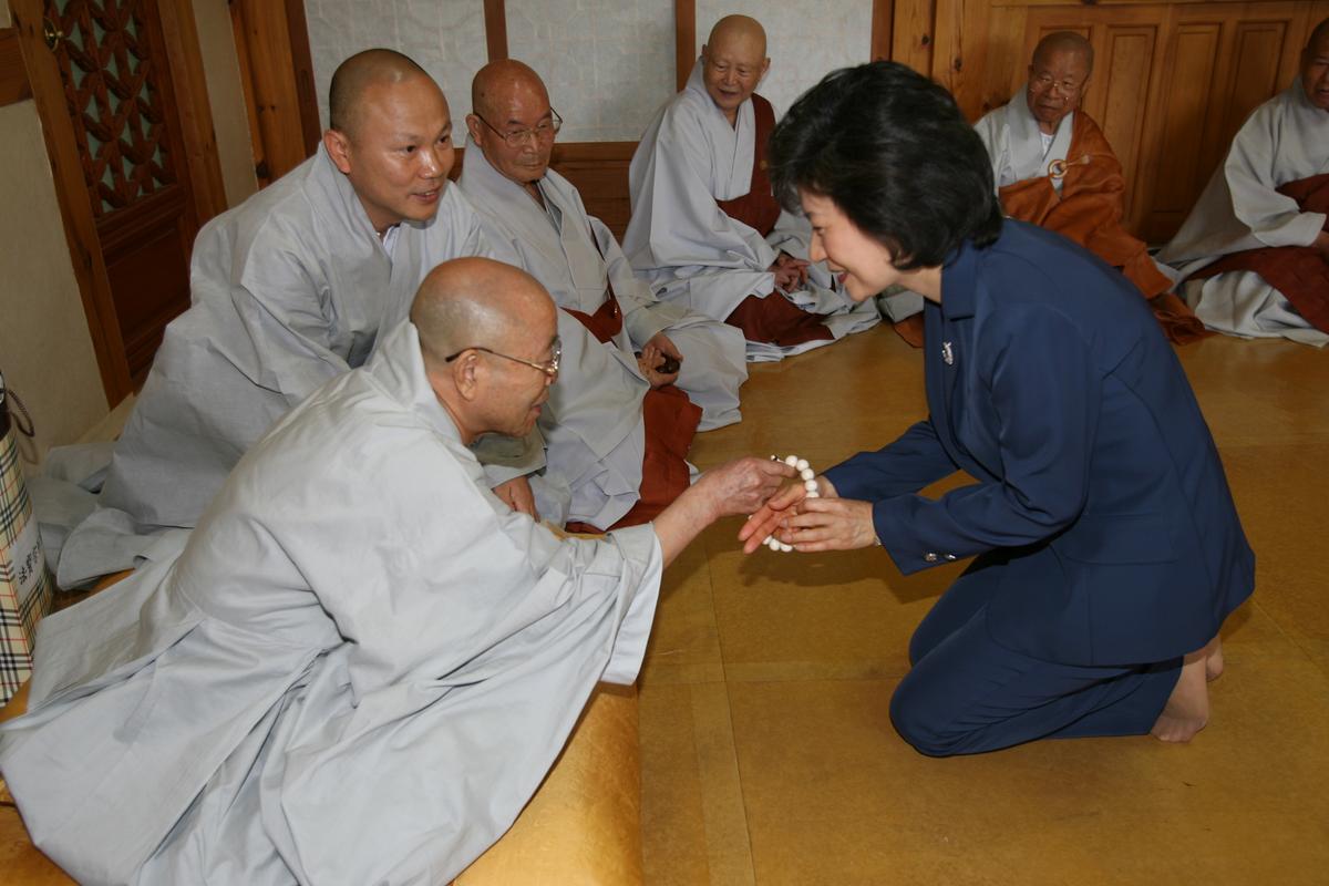 2007년 박근헤 팔만대장경 방문