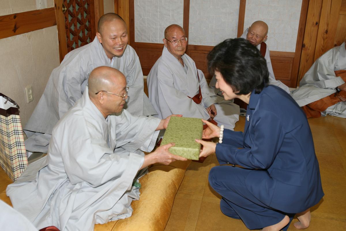 2007년 박근헤 팔만대장경 방문
