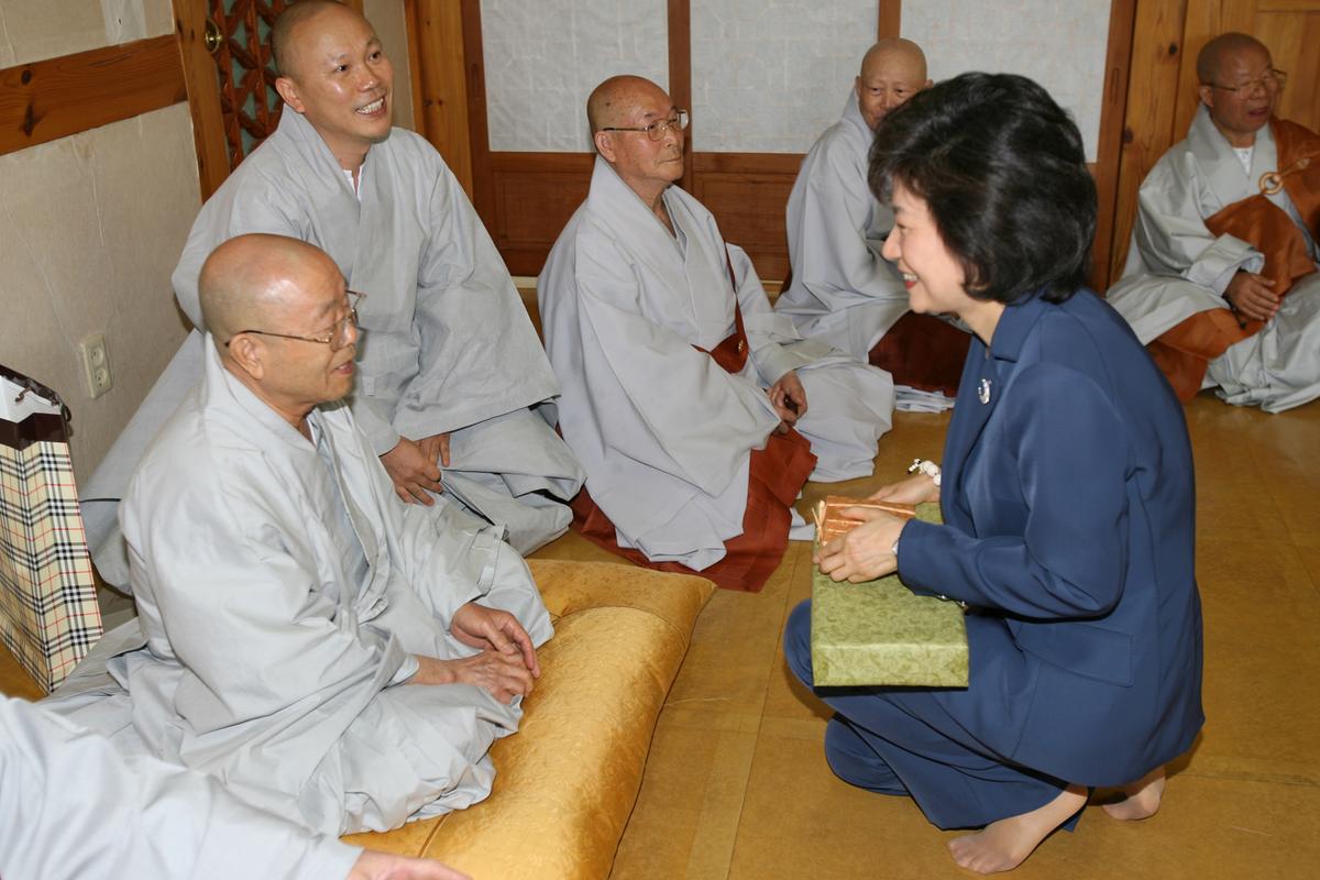 2007년 박근헤 팔만대장경 방문