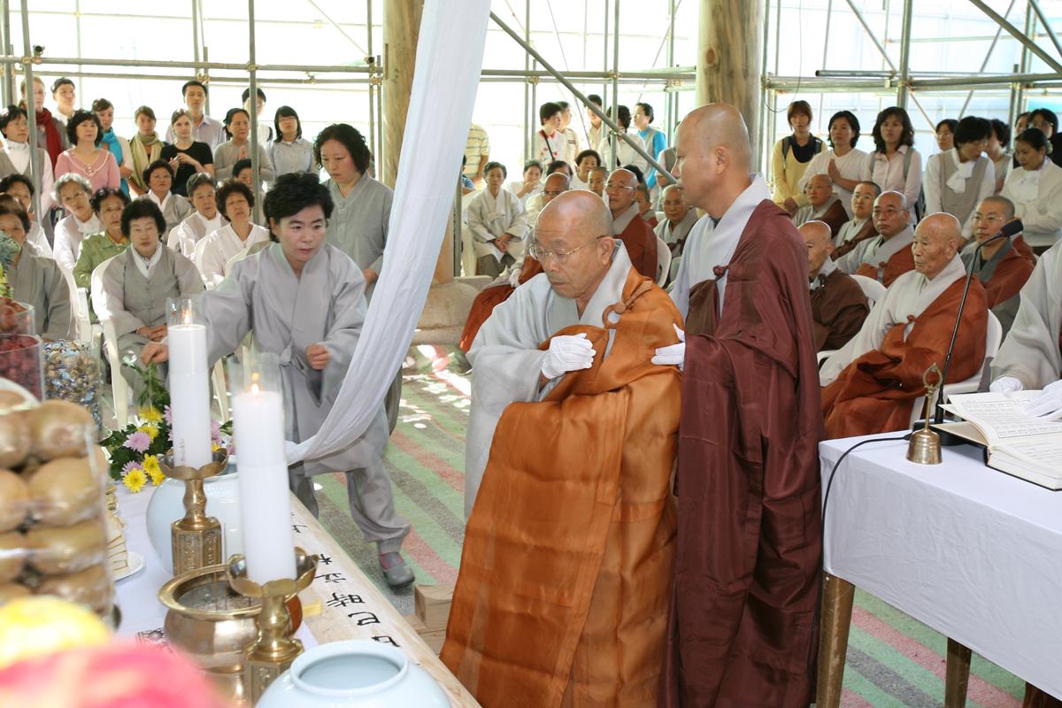 가야산 해인사 대비로전 사량법회