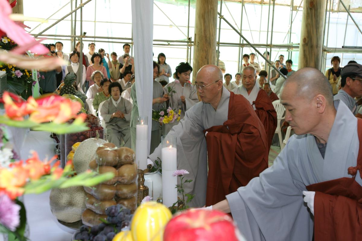 가야산 해인사 대비로전 사량법회