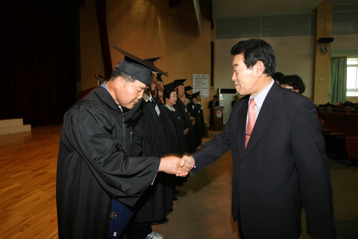 2007년한문대학 수료식1