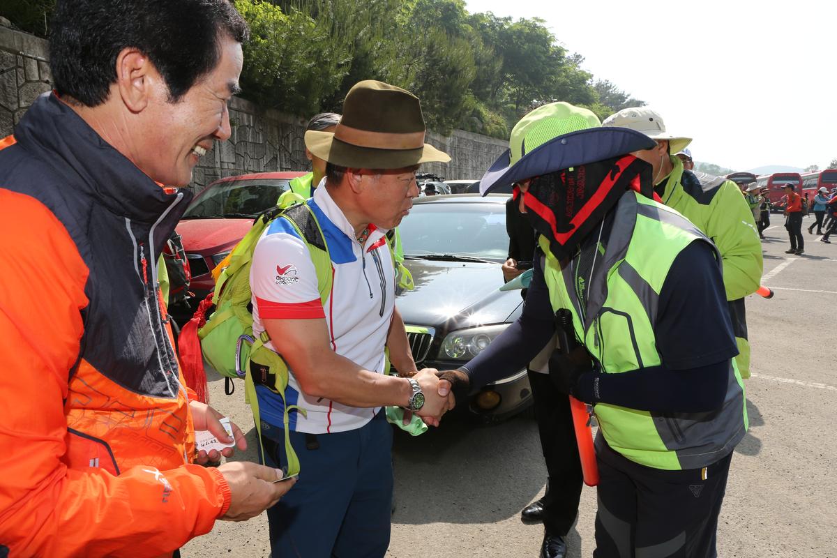 엄홍길 대장과 함께하는 한국 명산 16좌 원정대