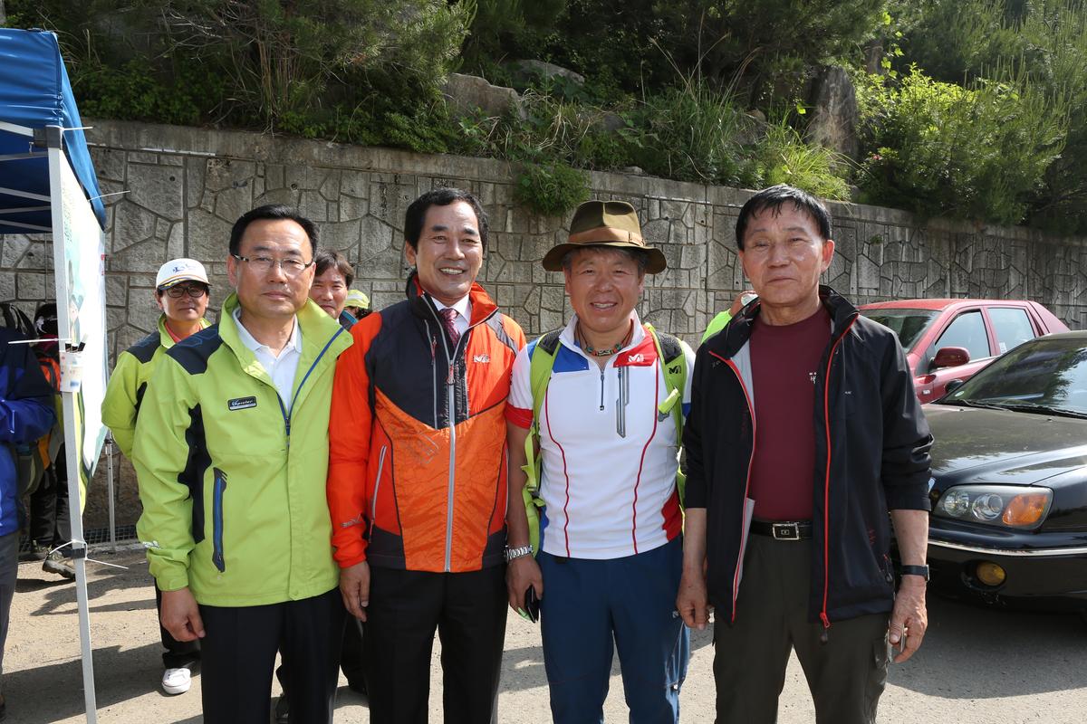 엄홍길 대장과 함께하는 한국 명산 16좌 원정대