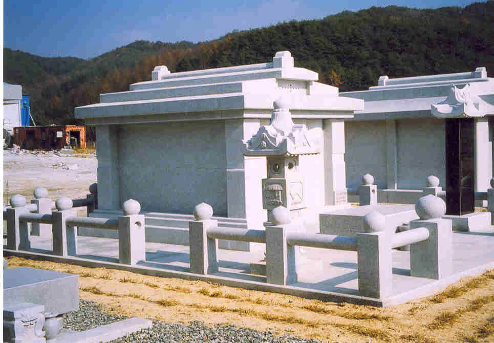 위천석재 납골묘 사진