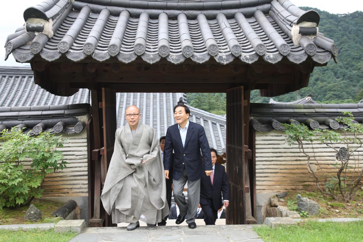 해인사 이재오 의원 방문