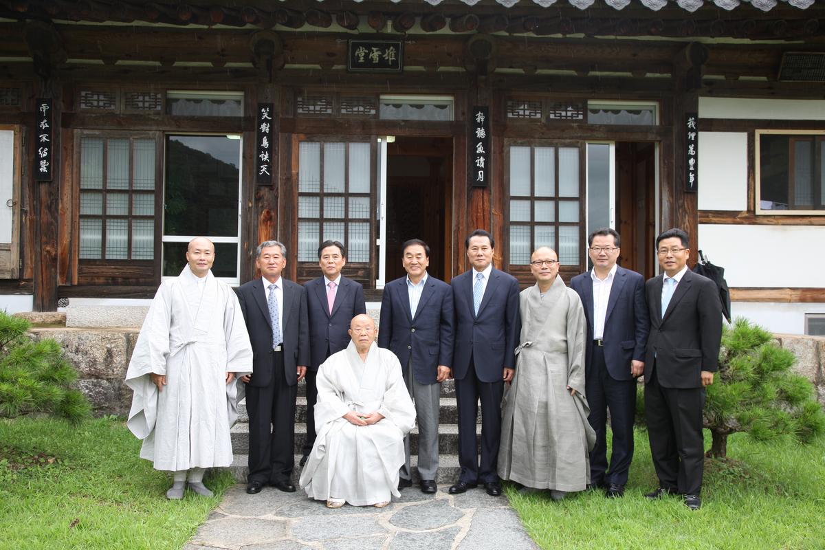 해인사 이재오 의원 방문