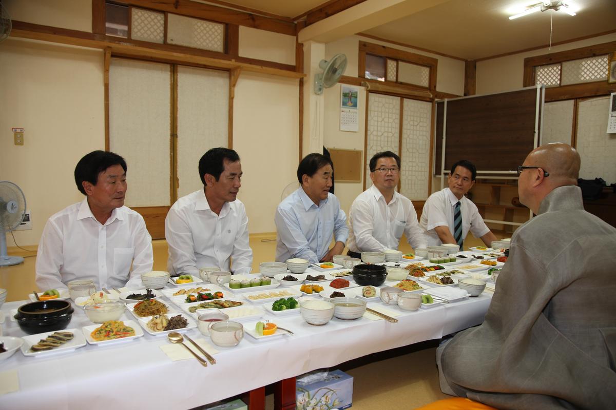 해인사 이재오 의원 방문